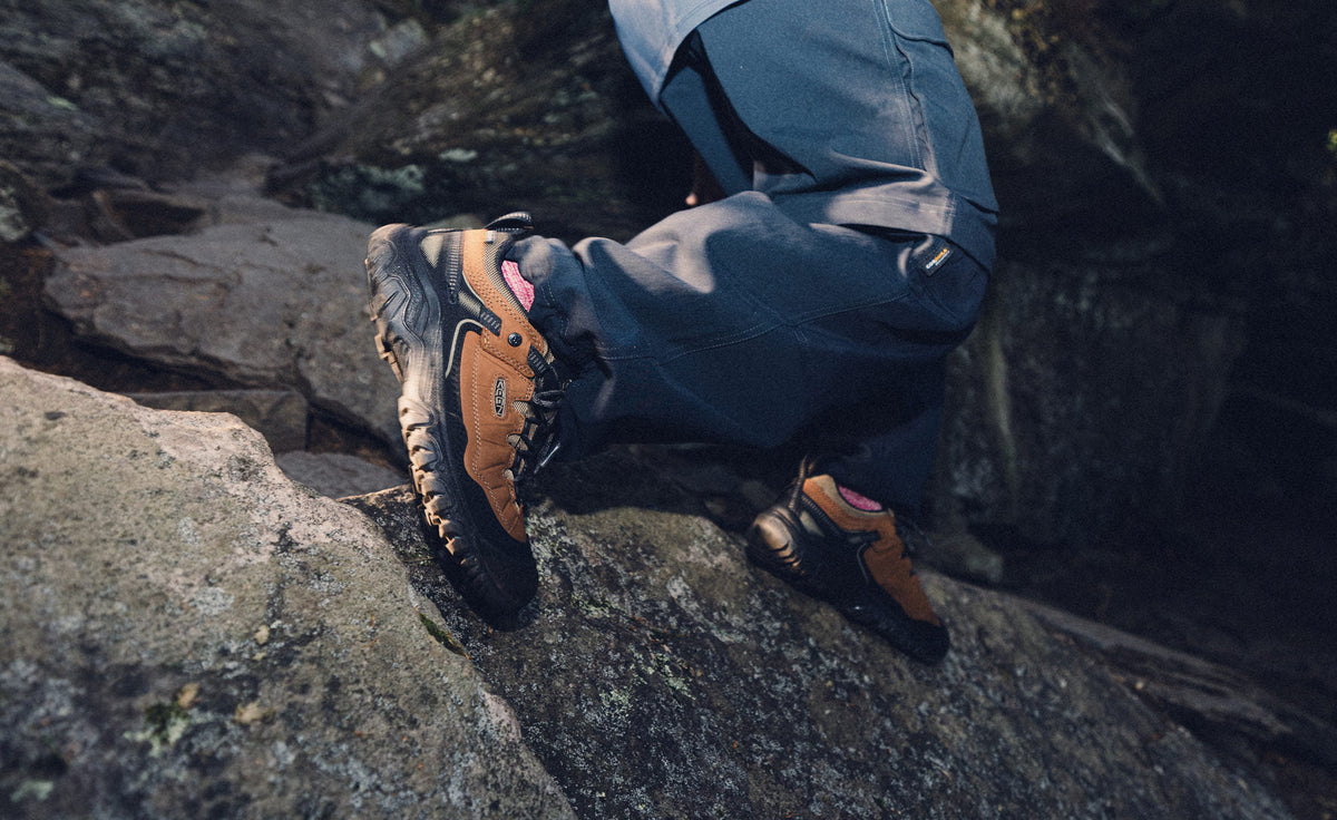 Keen Men's Targhee IV Waterproof Hiking Shoe Sea Turtle/Roasted Pecan