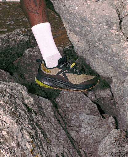 Keen Men's Roam Trail Running Shoe Alloy/Naval Academy