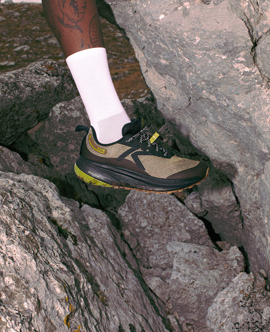 Keen Men's Roam Trail Running Shoe Magnet/Burnt Brick