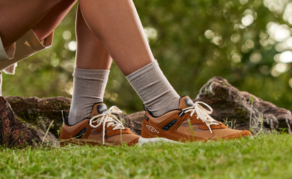 Keen Women's Hightrail Waterproof Hiking Shoe Cameo Rose/Oak Buff