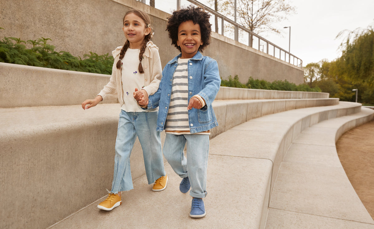Keen Little Kids' KNX Leather Sneaker Coronet Blue/Vapor
