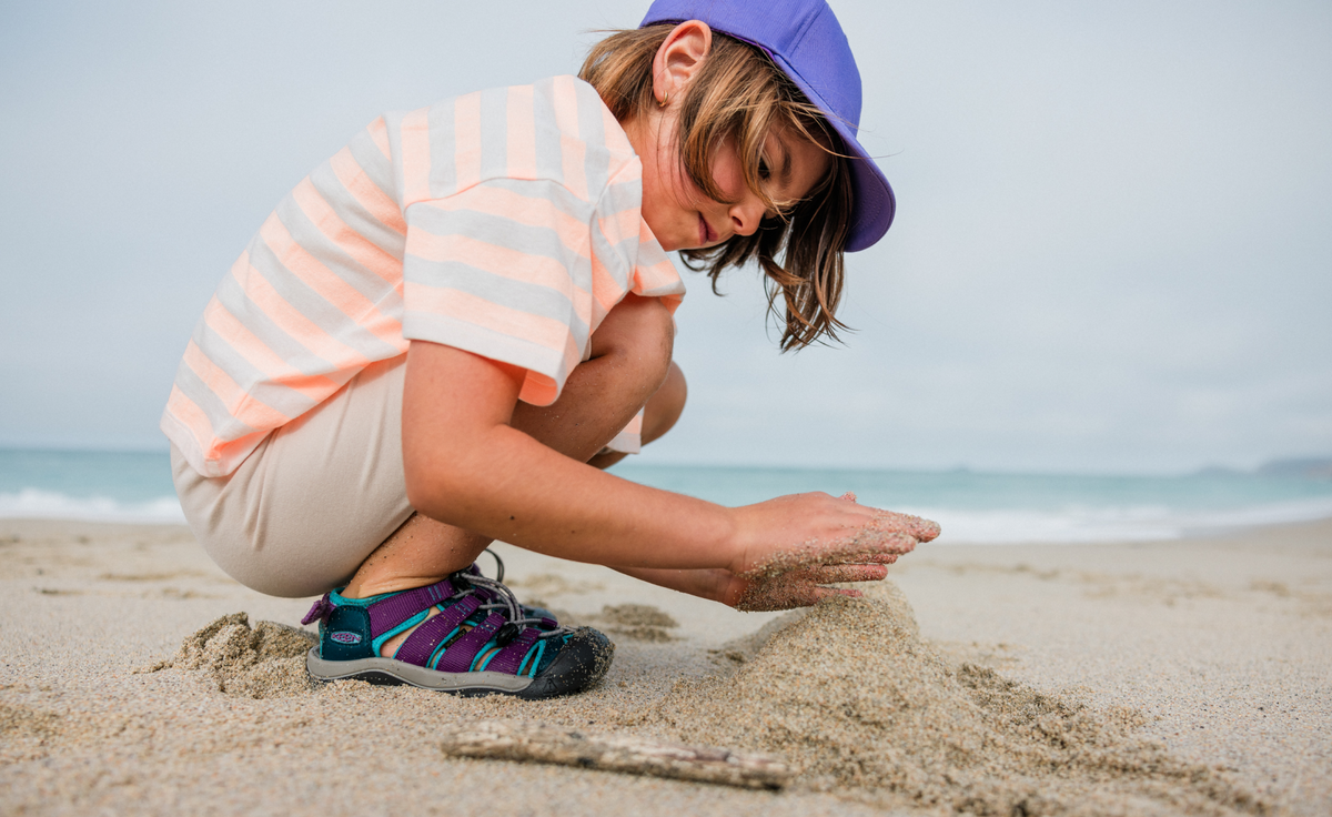 Keen Big Kids' Newport Boundless Sandal Black/Precious Blue